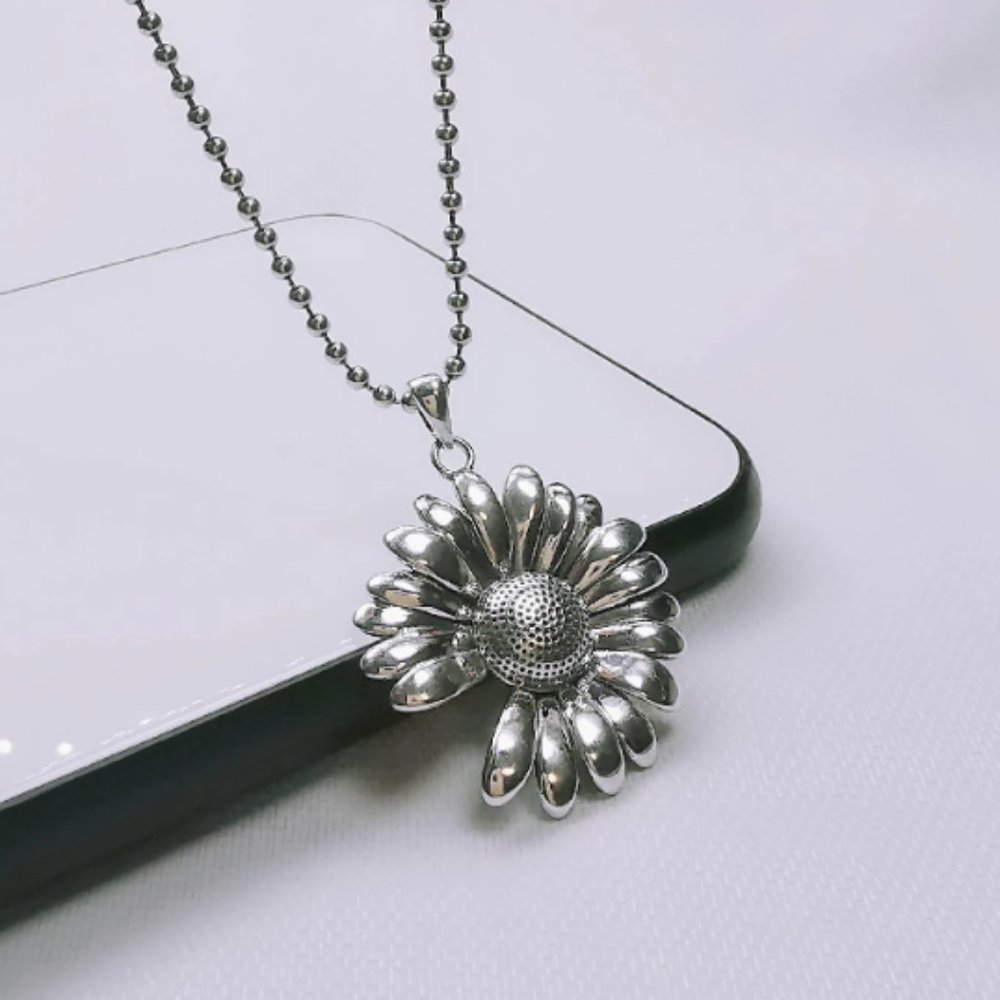 NEW Silver Vintage Flower Thai Silver Necklace - Picture 3 of 6